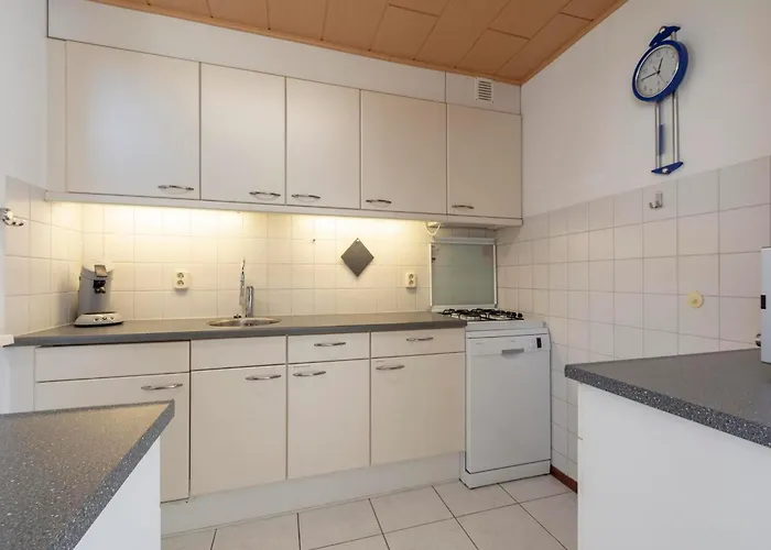 Nyaraló St Maartenszee Near