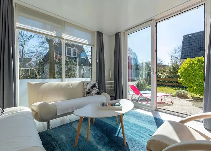 Nyaraló St Maartenszee Near *