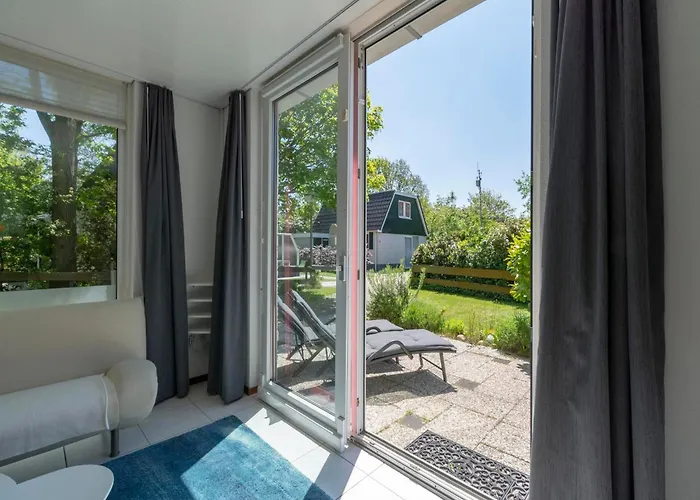 Nyaraló St Maartenszee Near *