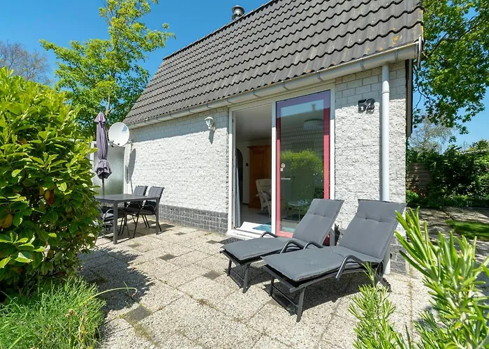 St Maartenszee Near *